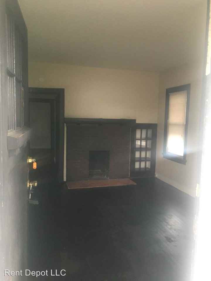 1205 E Columbia St - Photo 2 of 11