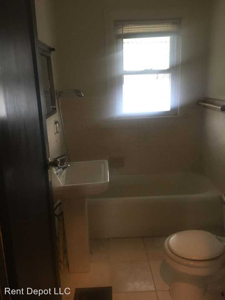 1205 E Columbia St - Photo 3 of 11