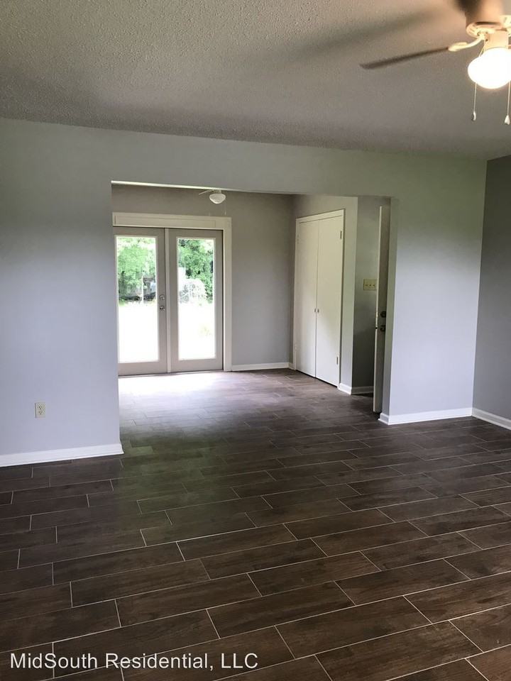 1366 Appleberry Rd - Photo 3 of 7