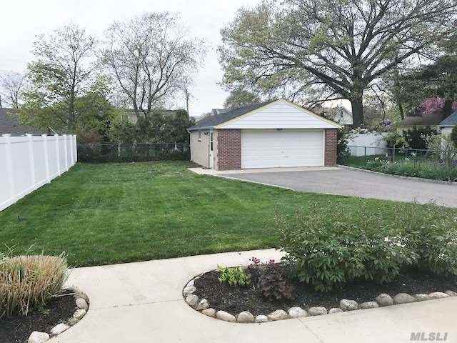 2392 Newbridge Rd - Photo 3 of 17