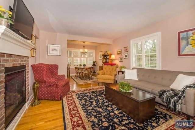 36 Pitcairn Ave - Photo 2 of 16