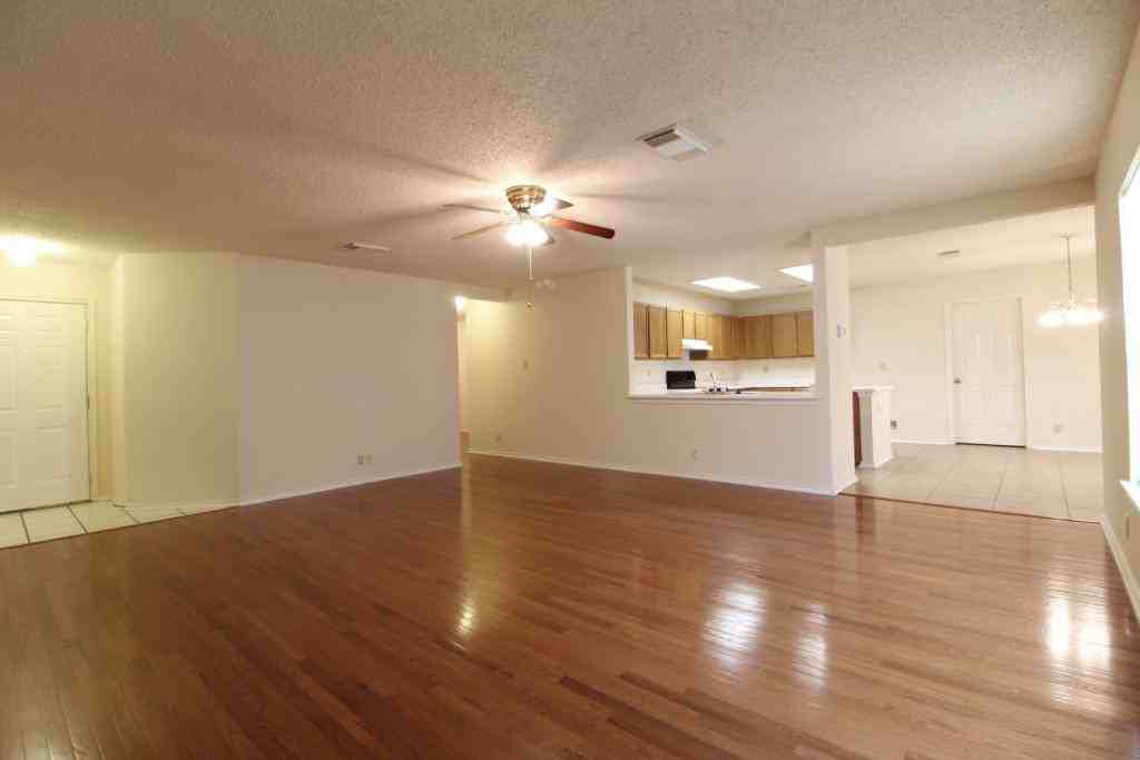 6425 Maverick Oak Dr - Photo 3 of 11