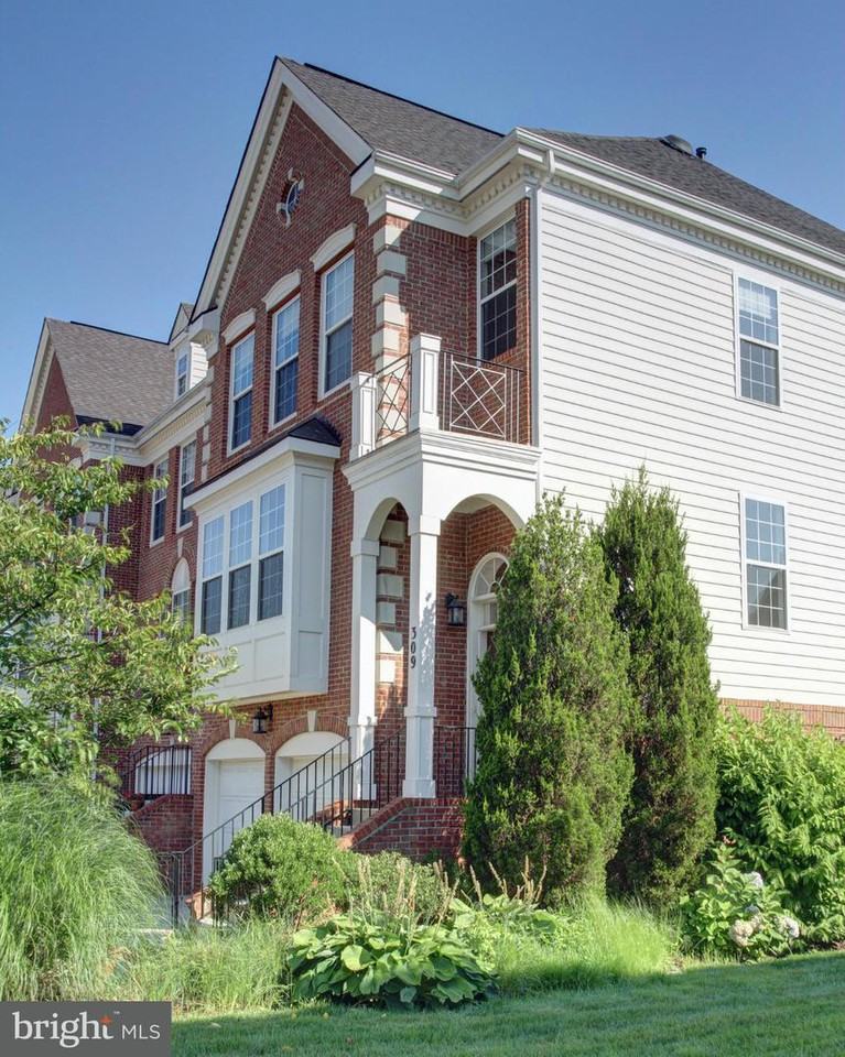 309 Dawnwood Dr - Photo 2 of 26