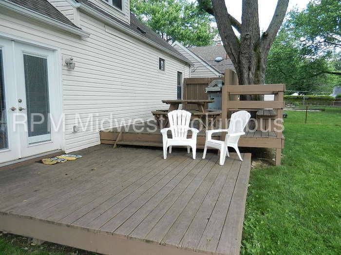 1696 Hess Blvd - Photo 2 of 32