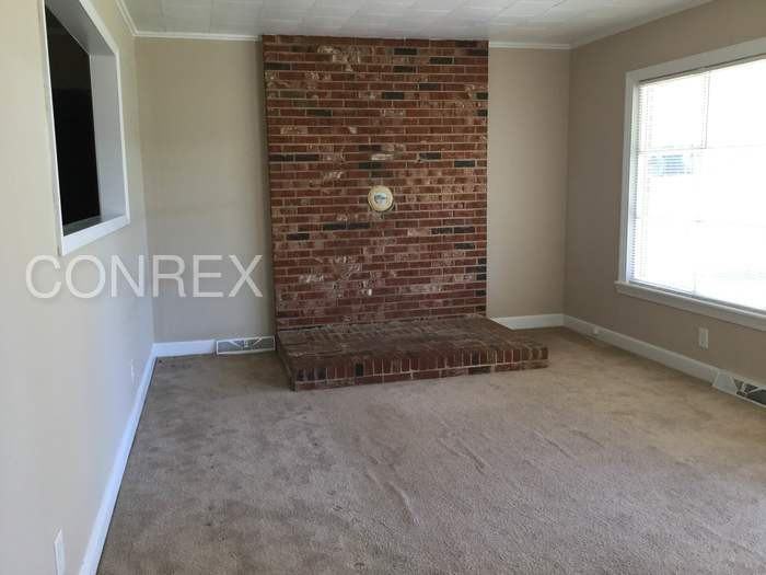 114 Sharon Dr - Photo 2 of 9