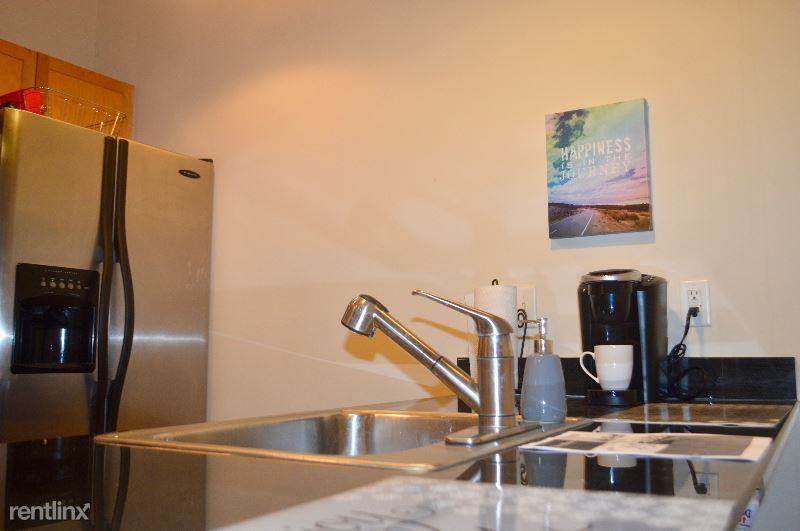 1321 1/2 E Main St - Photo 3 of 19