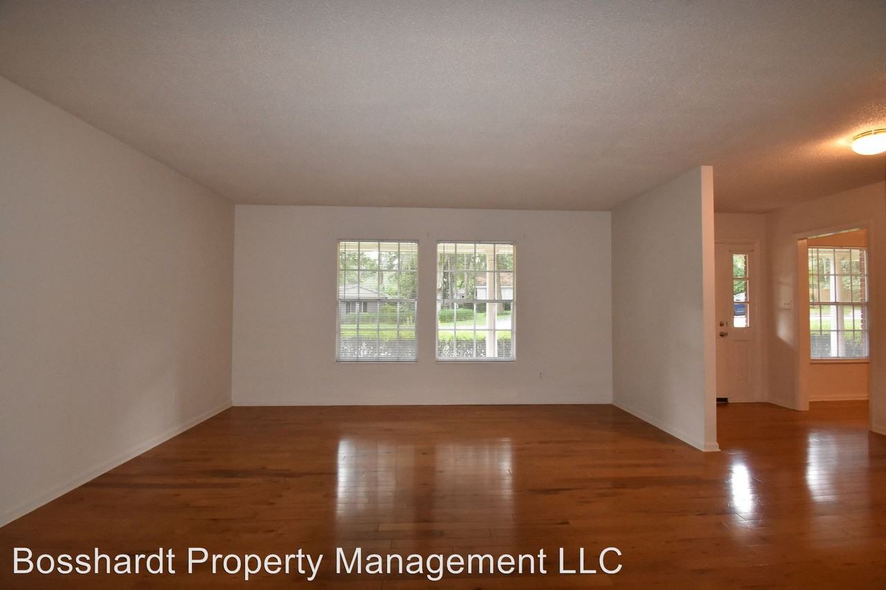 1521 NW 30 St - Photo 3 of 19