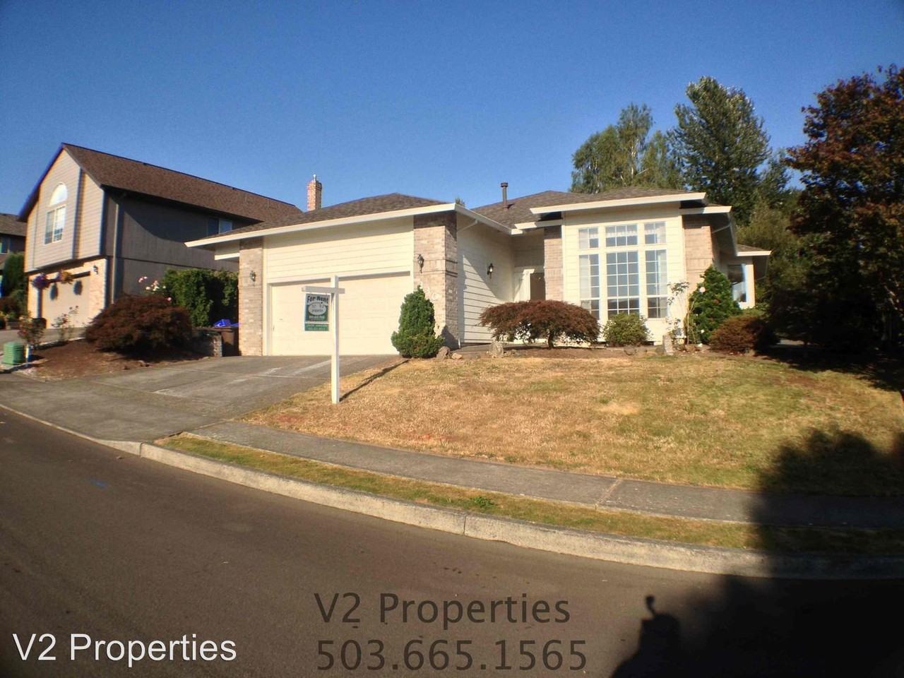 230 NE Greenway Dr - Photo 2 of 27