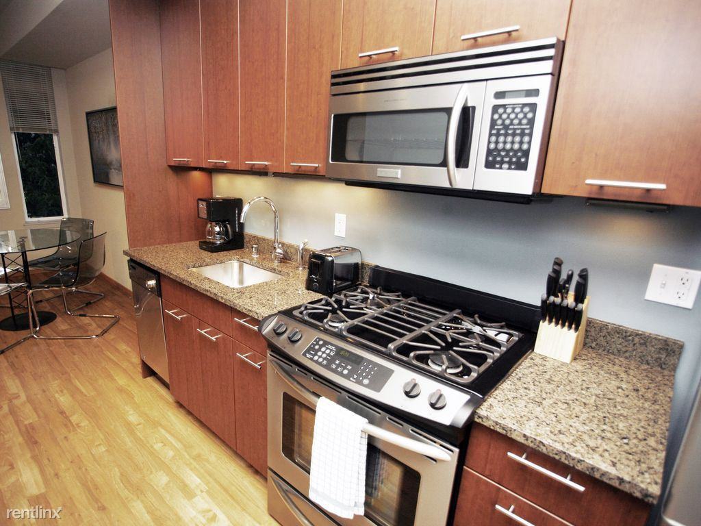 1401 Park Ave - Photo 2 of 4
