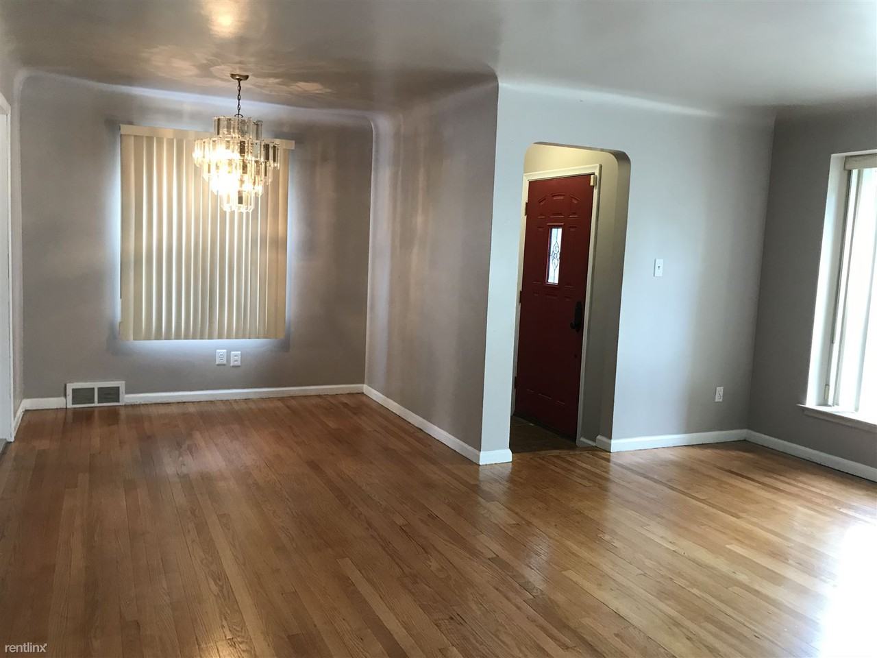 23541 Jerome St - Photo 2 of 13