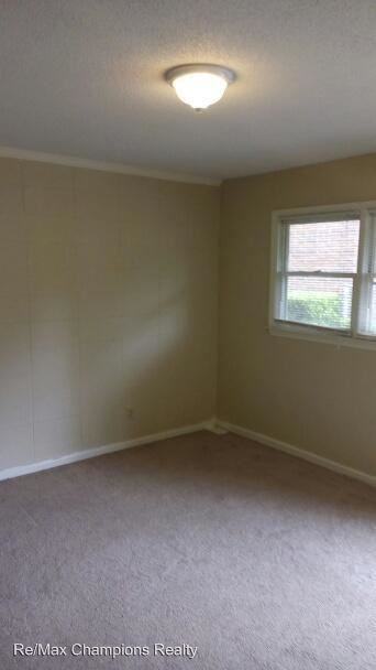 3981 Holly Avenue - Photo 2 of 5