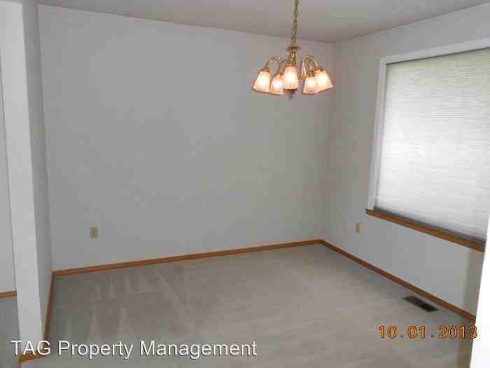 12931 NE 101st Pl - Photo 3 of 10