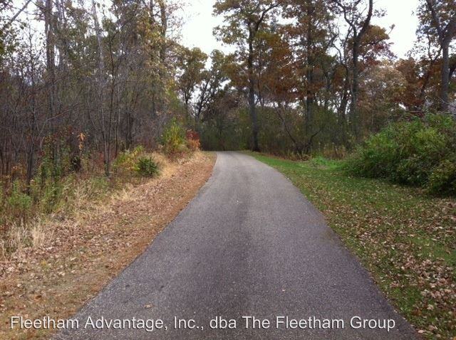 24727 Southern Oaks Cir - Photo 3 of 10