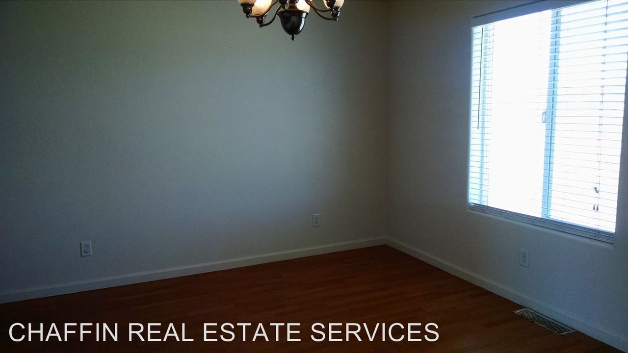 129 Desert Lakes Dr - Photo 2 of 6