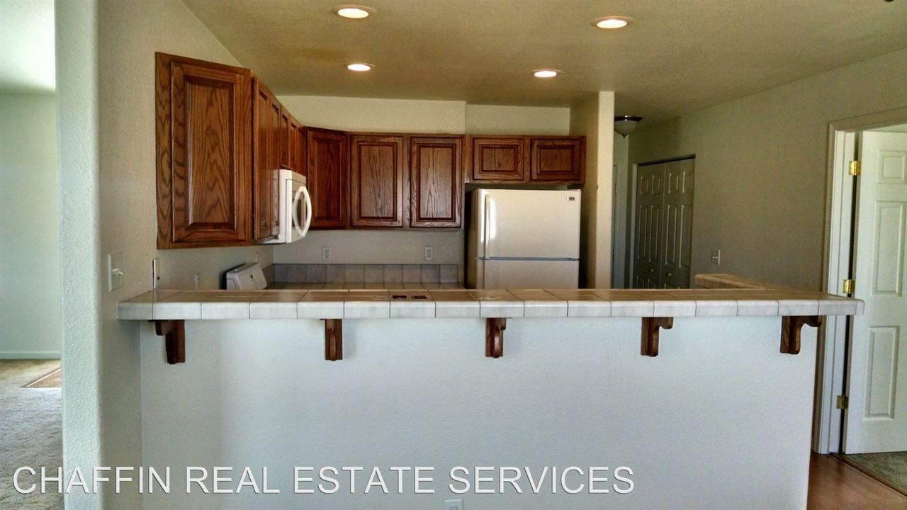 129 Desert Lakes Dr - Photo 3 of 6
