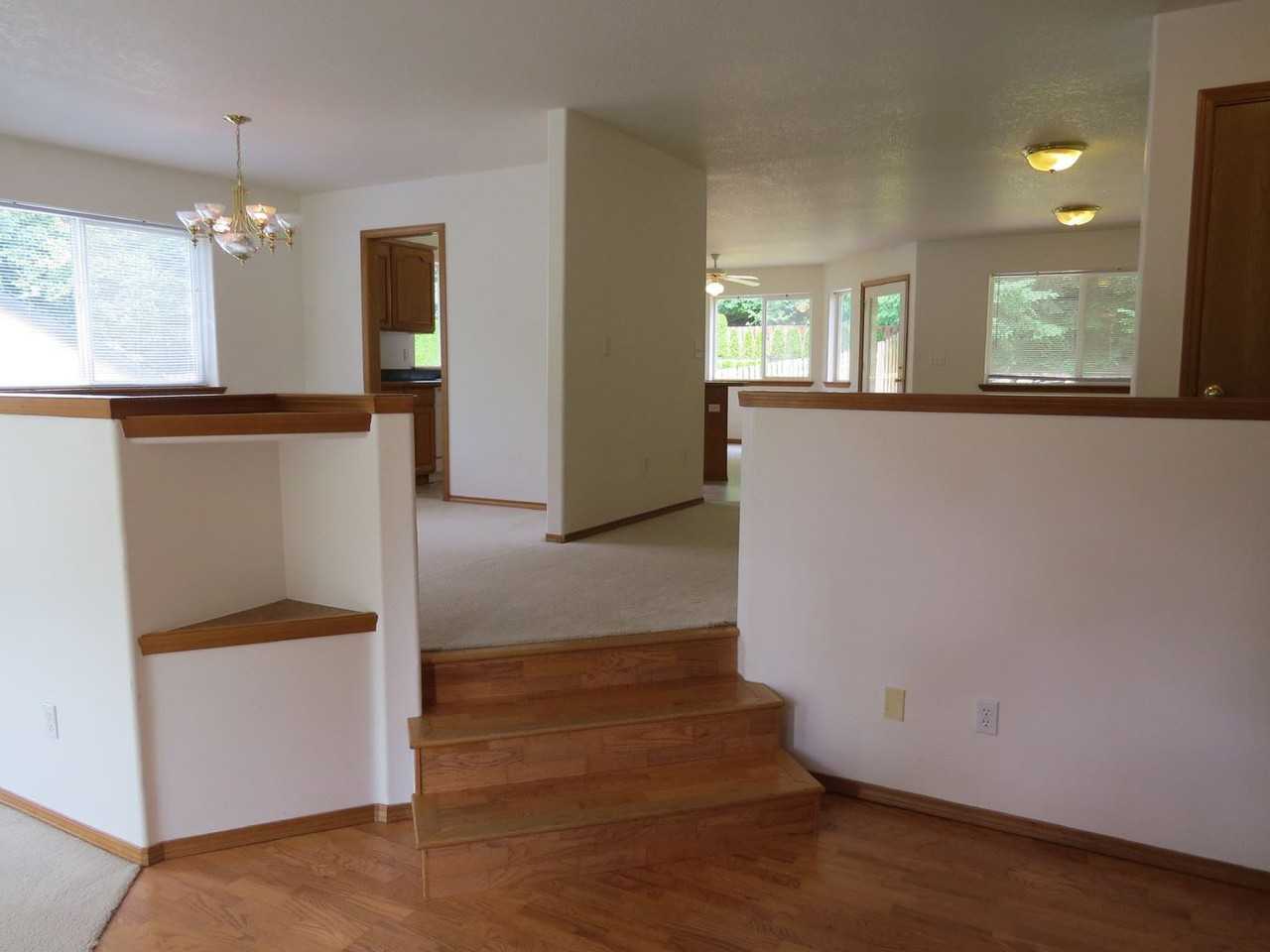 18162 Newell Crest Dr - Photo 2 of 15