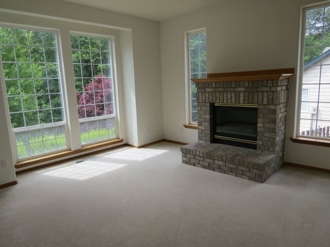 18162 Newell Crest Dr - Photo 3 of 15