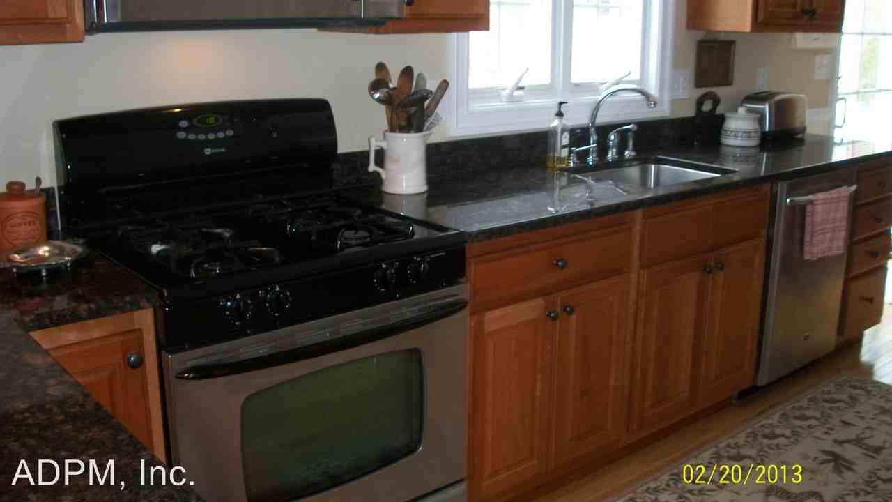 12 Greenleaf St - Photo 3 of 15