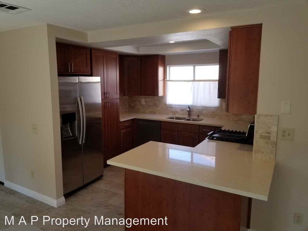 216 Jasmine Ln - Photo 2 of 17