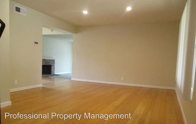 3090 Sun Ct - Photo 3 of 18