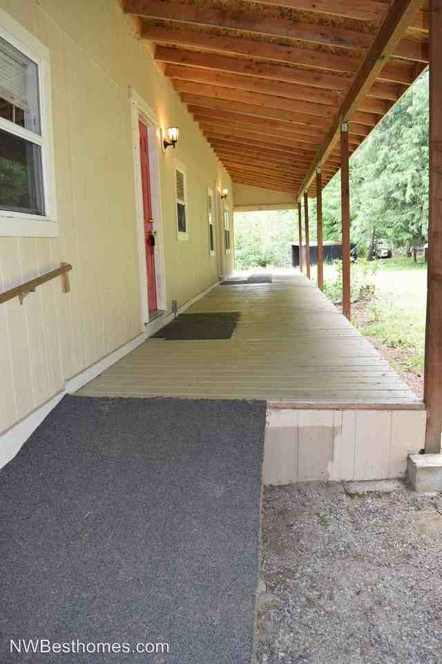 503 Croft Ave W - Photo 3 of 12