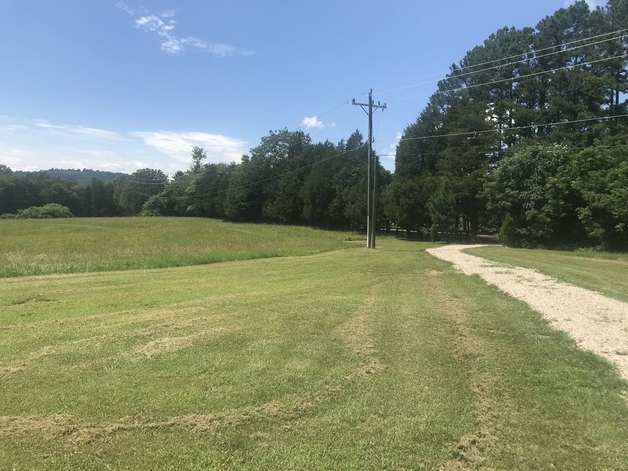 1585 Thomas Jefferson Pkwy - Photo 2 of 3