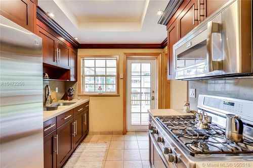 6342 NW 41st St - Photo 2 of 6