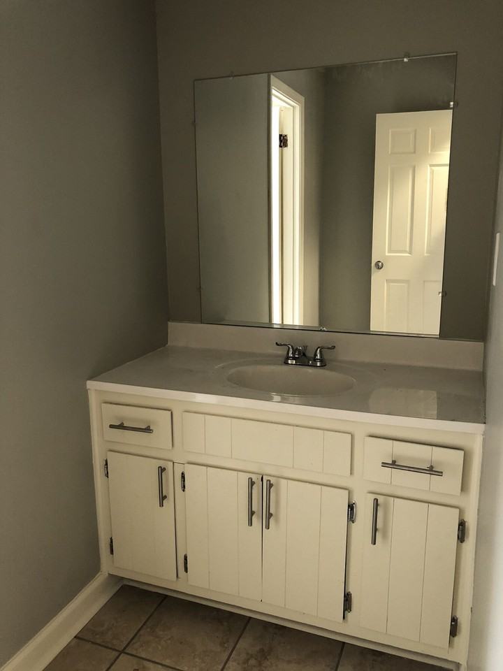 2866 Haughton Pl - Photo 3 of 7