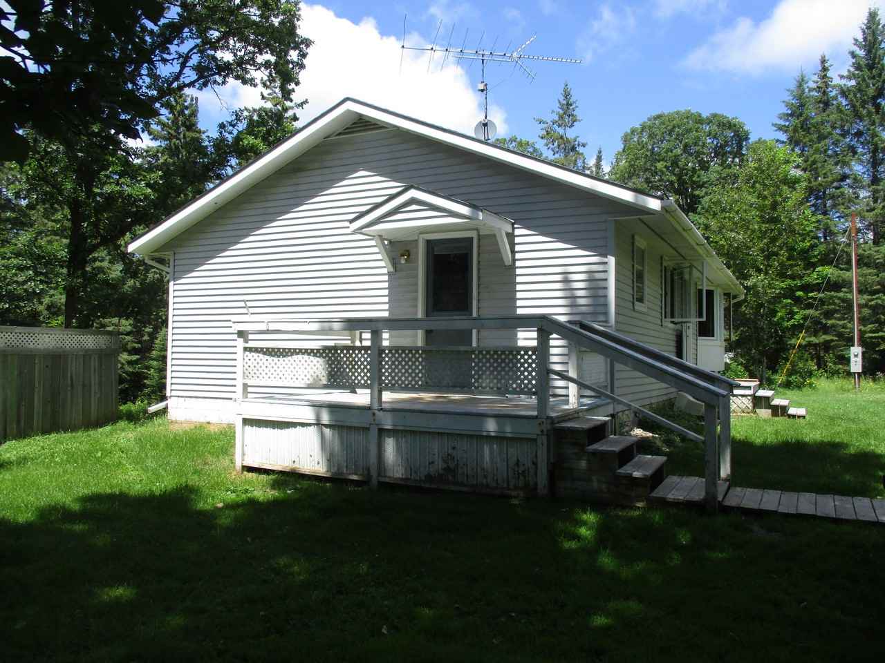 20687 Wendigo Park Rd - Photo 3 of 10