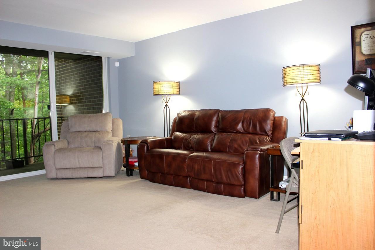 1423 Northgate Square #22b - Photo 3 of 26