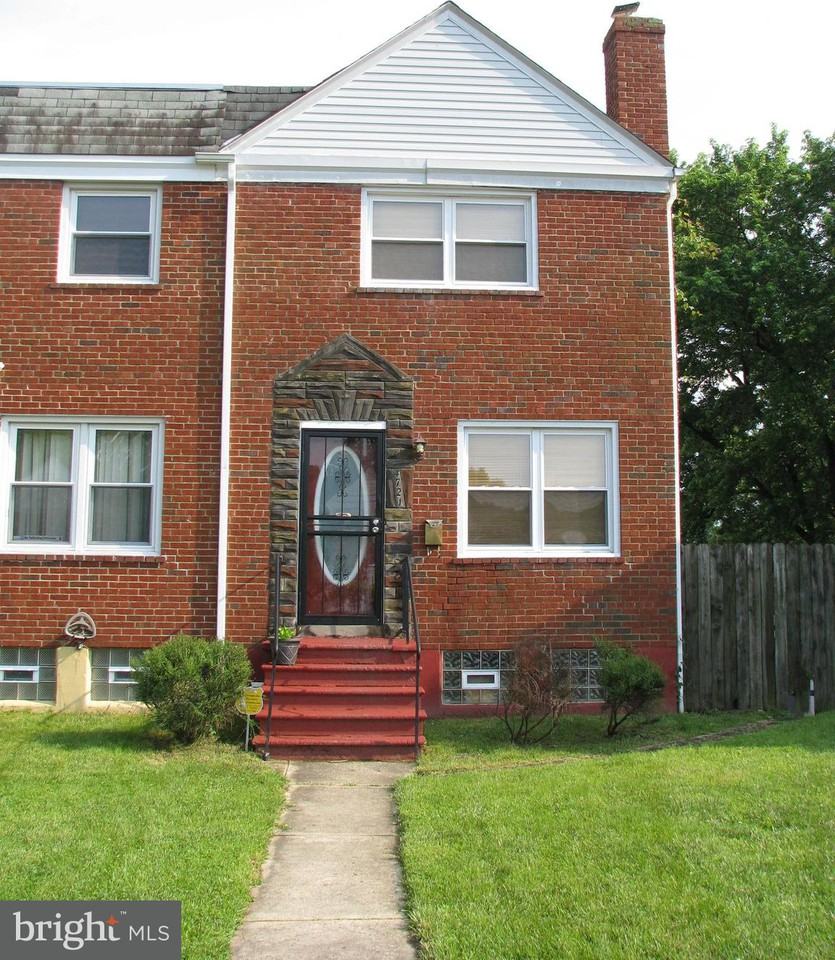 4721 Shamrock Ave - Photo 2 of 25