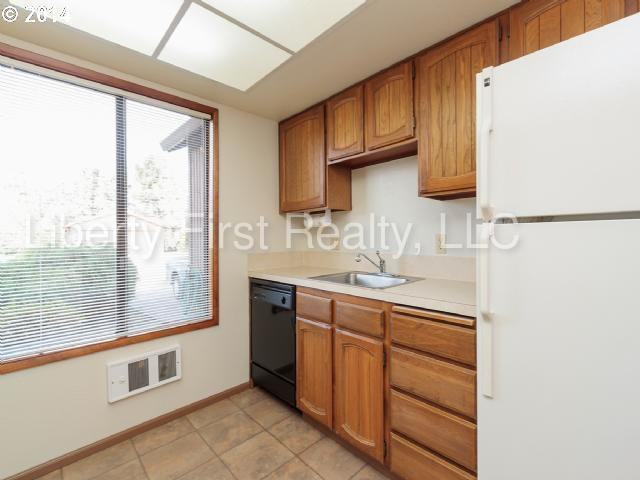 429 SW 121st Pl - Photo 2 of 12