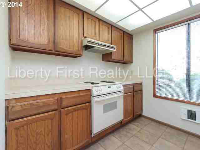 429 SW 121st Pl - Photo 3 of 12