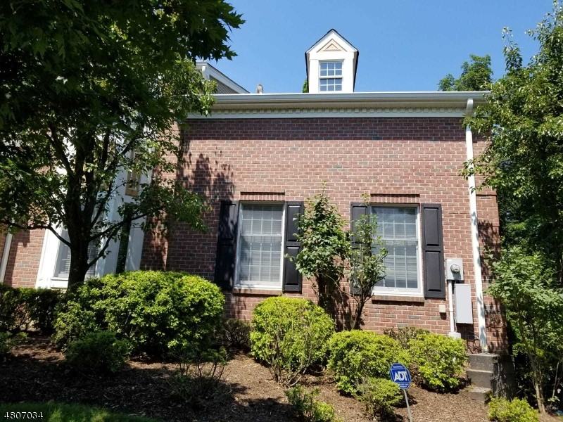 31 Spring Hill Cir - Photo 2 of 24