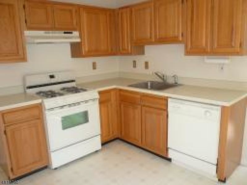 130 Arbor Way - Photo 2 of 8