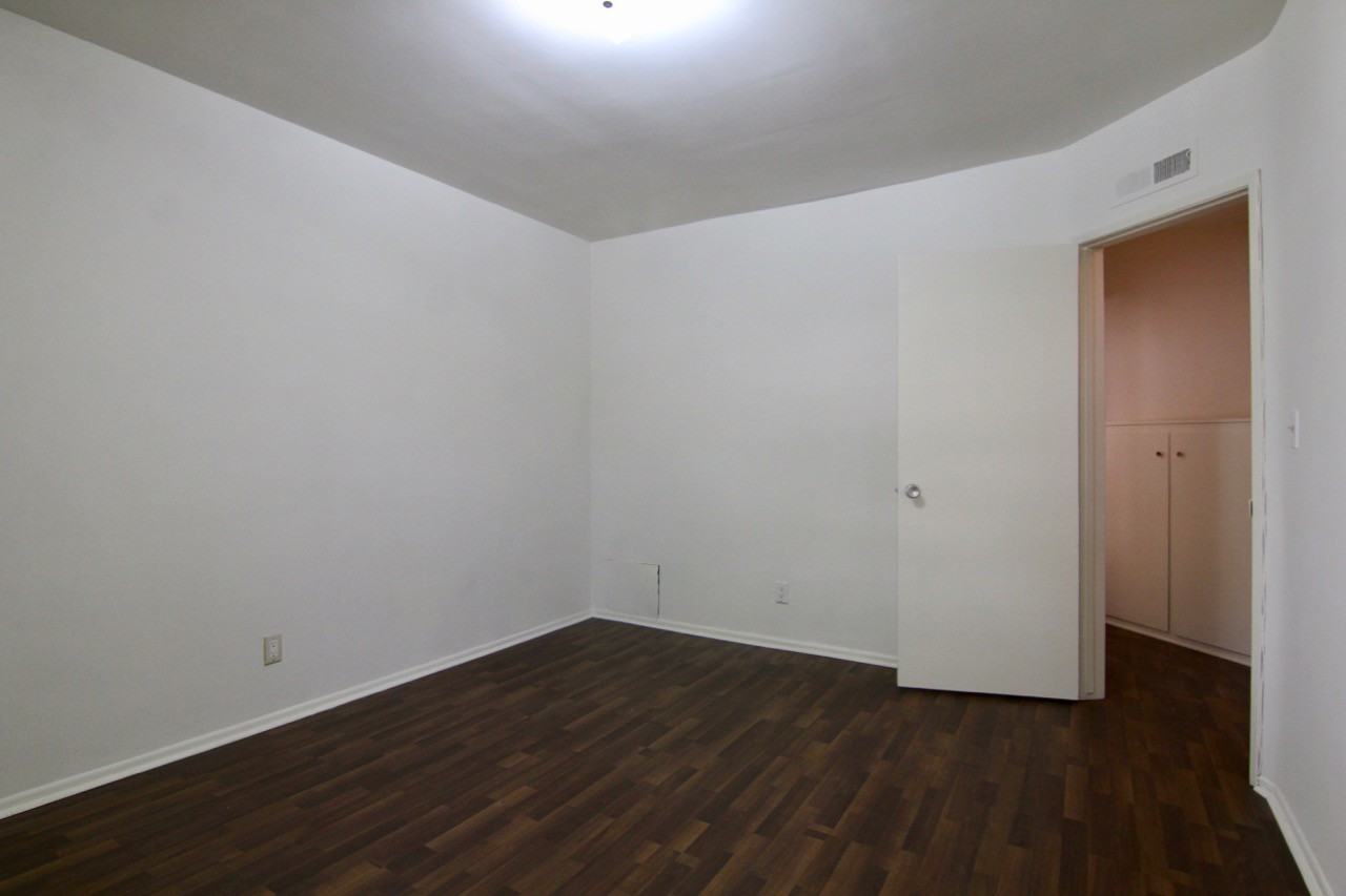 Norton Ave. & N. Harper Ave. - Photo 2 of 16