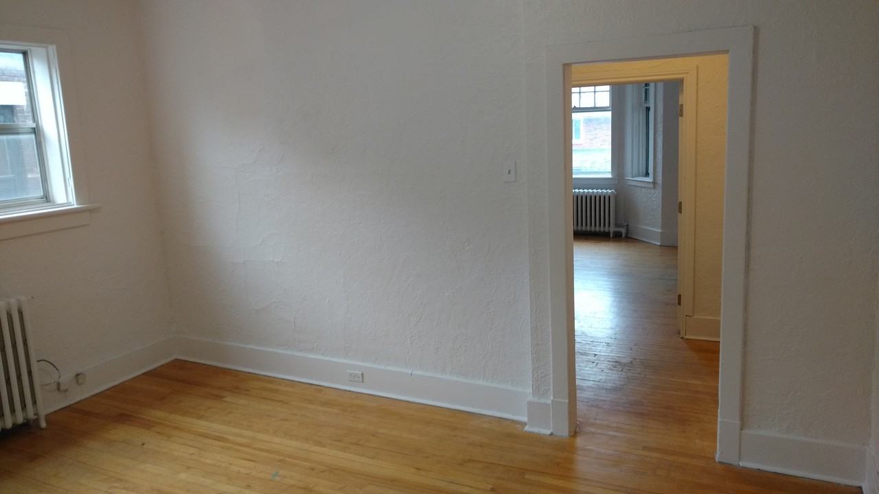 92 Blackburn Avenue #8 - Photo 7 of 17