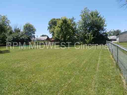 3637 Lakewood Dr - Photo 2 of 21
