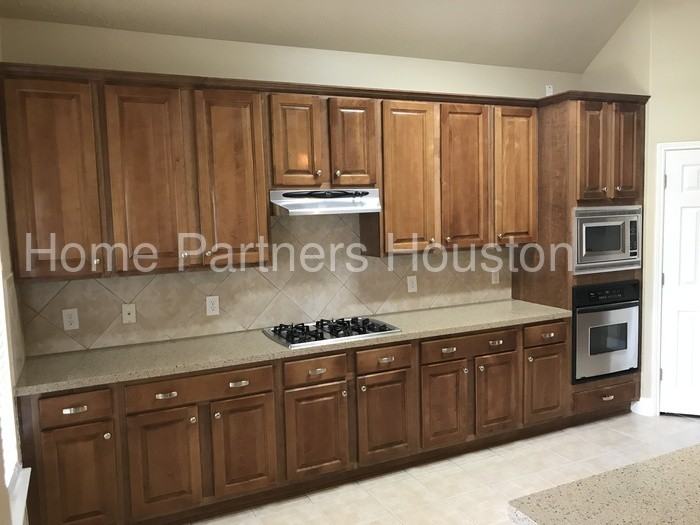 307 Marina Oaks Ct - Photo 3 of 17