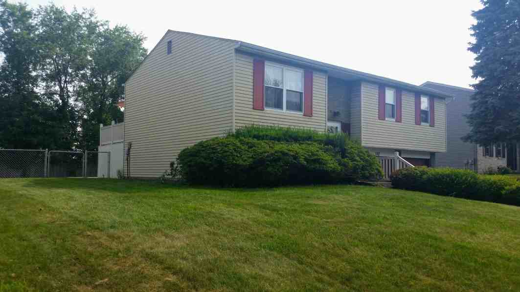 102 Brookston Drive - Photo 3 of 25