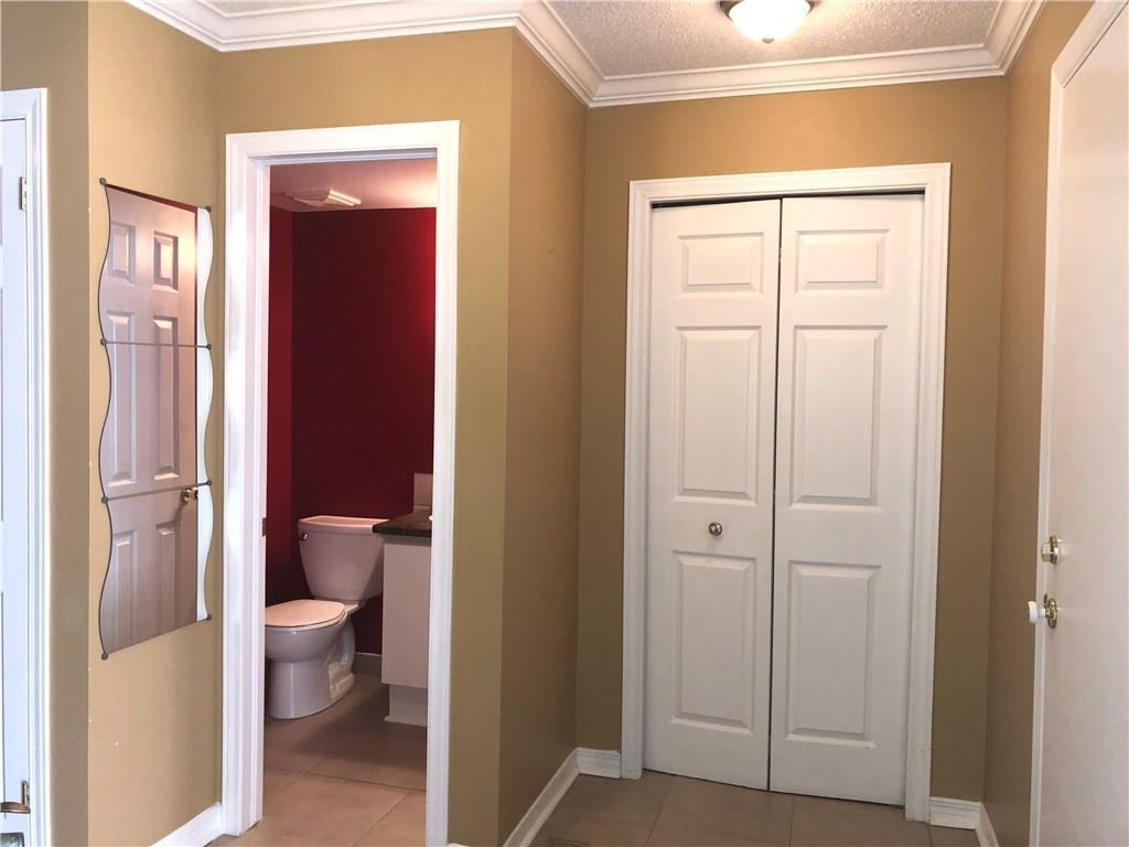 171 Hunterswood Crescent - Photo 3 of 26