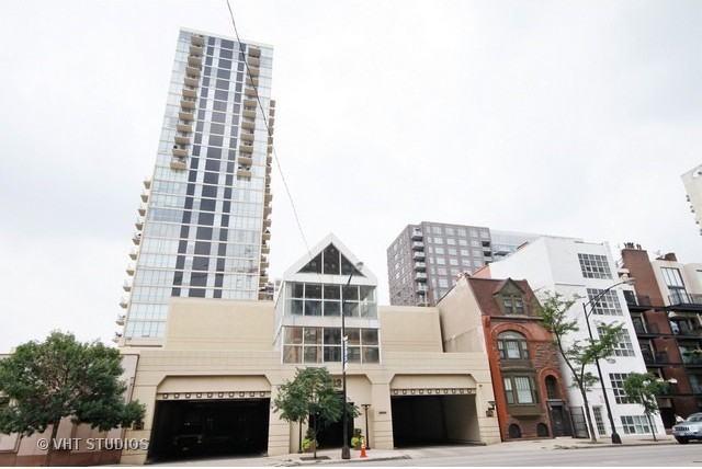 1212 N LaSalle Dr #2109