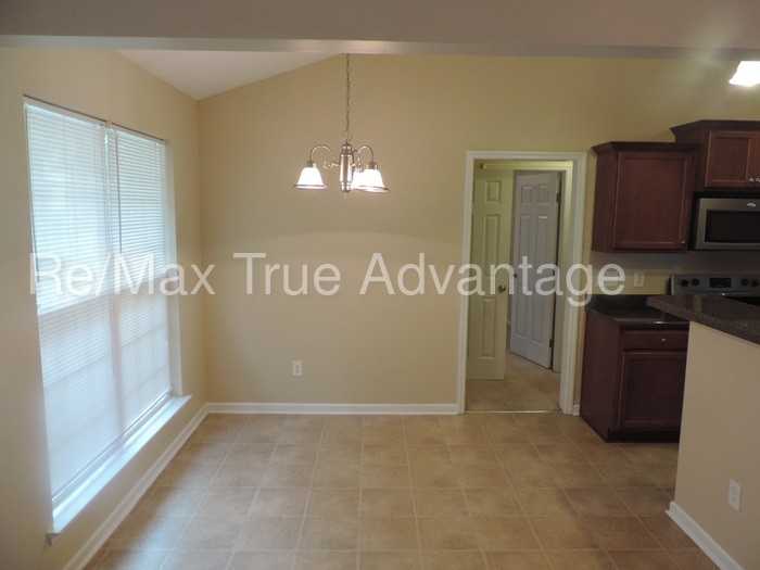 2206 Sunny Day Dr - Photo 3 of 8