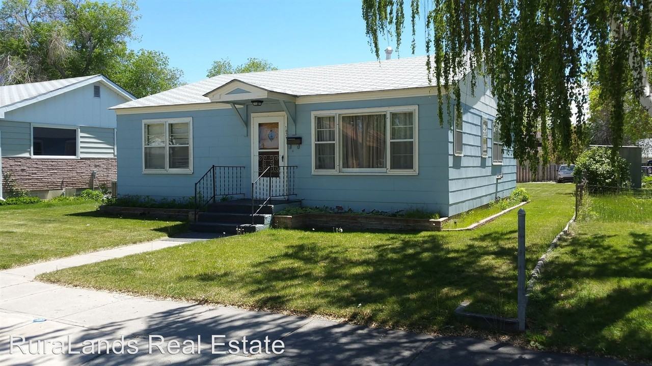 1021 E Jackson Ave - Photo 3 of 19