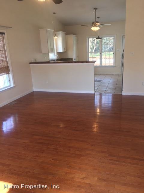 5308 Snowden Ln - Photo 2 of 15