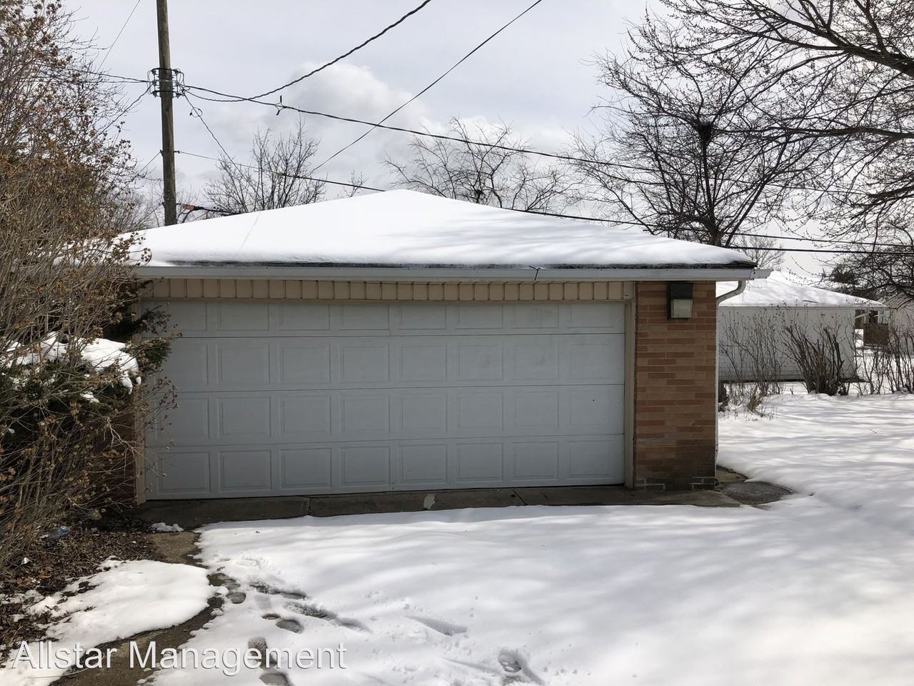 5835 White Pine Dr - Photo 3 of 9