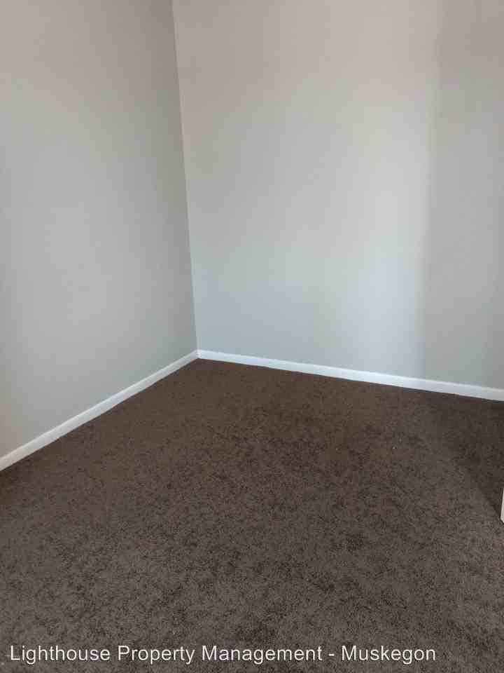 1534 8th Street - Photo 2 of 11