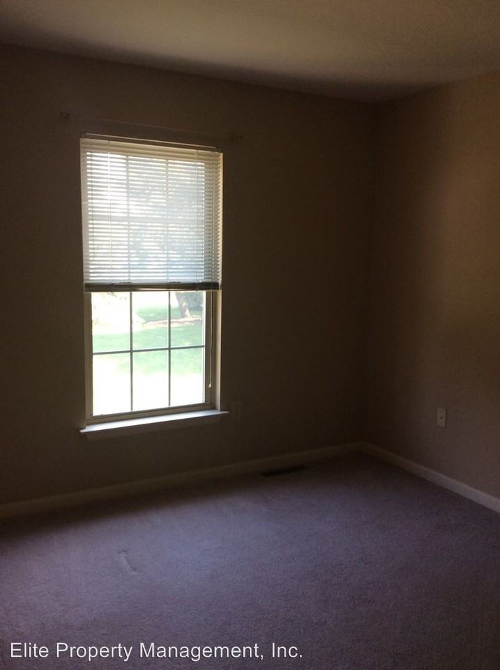 182 Crown Pointe Dr - Photo 2 of 15