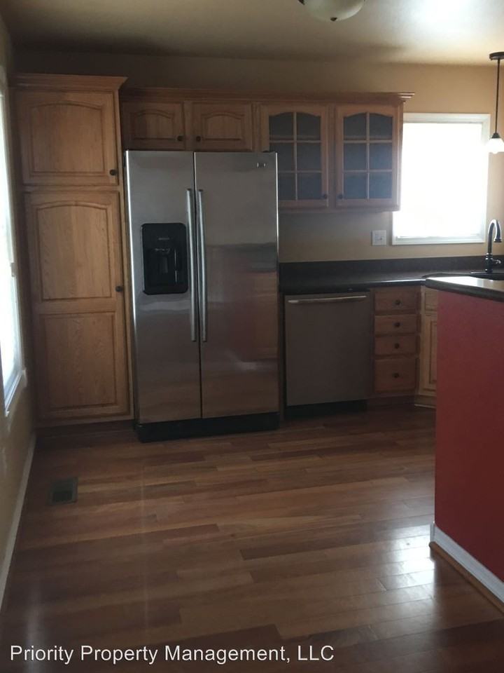 1303 Overdale Dr - Photo 3 of 13