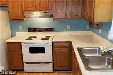 1158 Westgate Dr - Photo 2 of 9
